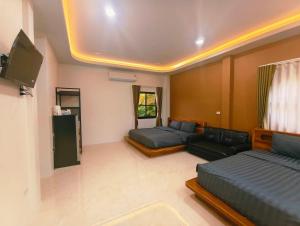 Hug Home Resort Wichianburi ฮักโฮม รีสอร์ท วิเชียรบุรี