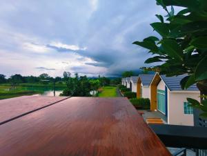 Hug Home Resort Wichianburi ฮักโฮม รีสอร์ท วิเชียรบุรี