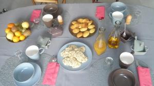 B&B / Chambres d'hotes Chambres d'hotes, B&B climatisees LA BORRELLIENNE : photos des chambres