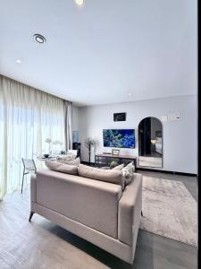 Escada Apartments
