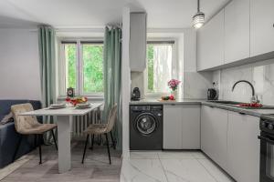 Lumina I 3-room Apart near PGE Narodowy I Balcony & Coffee Maker