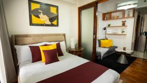 Boutique apartment in Mosaic Tower Fast Wifi with Stunning Skyline View