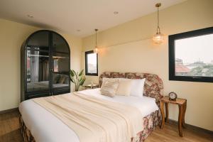 Service Apartment