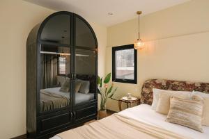 Service Apartment