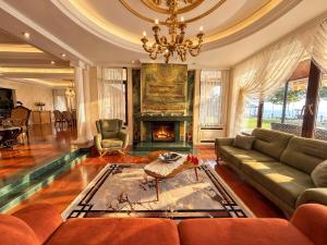 Beachfront Holiday Villa with Magnificent View