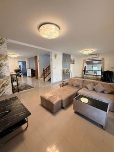 House 11 Patong Beach 4BR