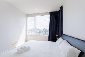 HUGE Luxury Condo Center of BKK 5 mins BTS Asok