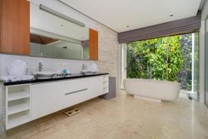 Botanica Luxury 4BR Pool Villa