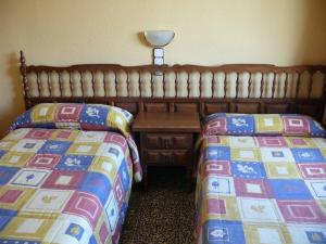 Twin Room room in Hostal Rodes