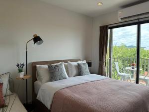 Designer Room with Balcony, Very Close to the Beach