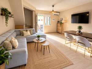 La Marina - 3 Bed House near Beach