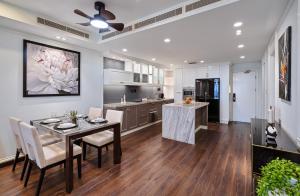 Spacious Central Apartments for Group and Family - Sailing Tower