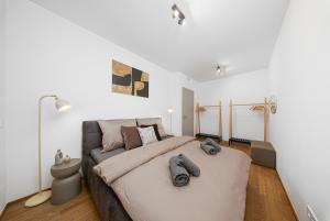 Vivus Apartment with Balcony & Garage