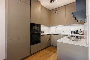 Vivus Apartment with Balcony & Garage