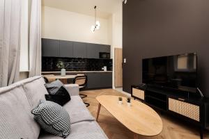 Krowoderska Cozy 1-Bedroom Apartment - by Upstairs