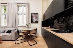 Krowoderska Cozy 1-Bedroom Apartment - by Upstairs