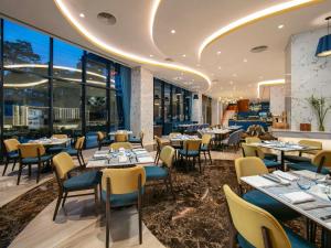 Mövenpick Living West Hanoi