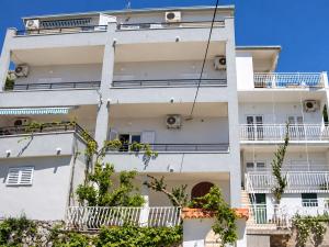 Apartments Josip II