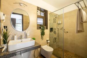 Staymaster SurfShore - Serviced 2BR Apartment with Pools & Gym in Baga
