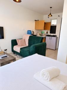 Cozy Ngong Road Studio with Pool near Talanta by Legatus