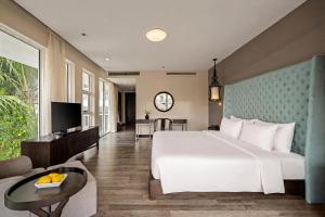Elegant Pool Villa My Khe Beach Danang