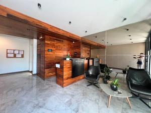 Monoambiente en Equipetrol con balcón y piscina