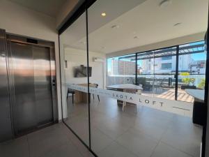 Monoambiente en Equipetrol con balcón y piscina