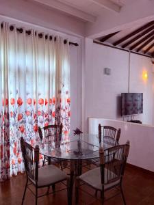 Ceylon Crown Villa