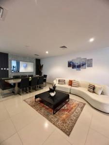 Modern Seaview 4BR Villa with Private Pool and Deck