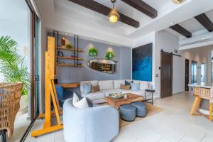 Chic PH Romantic Zone