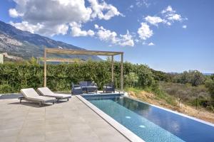 MENTOROS VILLAS