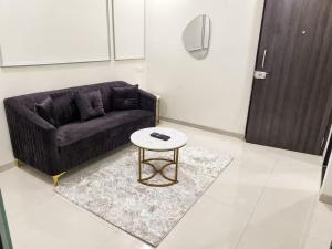 Staynatic Service Apartments & Villas