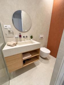UpperStreet Apartment 1 with private parking