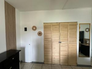Modern apartment close to hip strip and beach