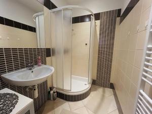 Spacious ground floor apartment 5 min walk to citycentre