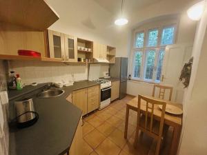 Spacious ground floor apartment 5 min walk to citycentre
