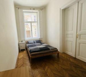 Spacious ground floor apartment 5 min walk to citycentre