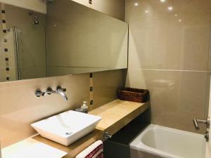 Amplio departamento 3 Ambientes Playa Varese - Balcon vista al Mar - Cochera privada