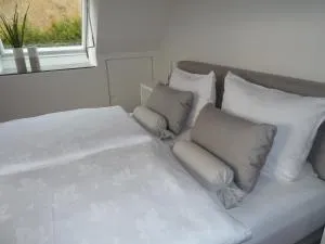 Helle 70 qm Ferienwohnung mit herrlichem Blick - Köndringen