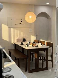 Hanok style, Up to 6 people , Luggage storage , Gyeongbokgung, Gwanghwamun, Jongno, Hongdae, Myeongdong, DDP
