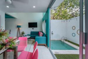 Villa con alberca, a una cuadra del mar
