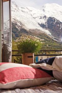 Double Room with Balcony and View of Mont Blanc room in La Chaumière Mountain Lodge