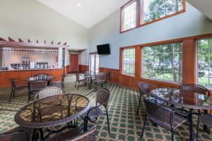 Howard Johnson by Wyndham Traverse City