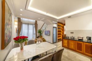 La Fleur Premium Central Apartment Hotel