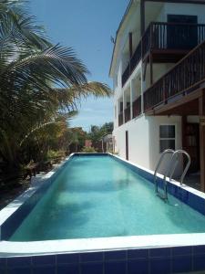 Beachfront 2BR 2BA Ground Level, Casa Vista Belize