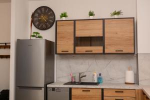 Kotlina Kłodzka - Rodzinny przestrzenny apartament dla 6 osób , 3 pokoje , 63 m , balkon , podziemny garaż FREE, z ładowarką dla elektryków