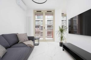 Modern Studio with Air Conditioning and Balcony by Noclegi Renters