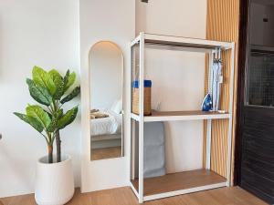 Stunning Seaview apartment walk to the beach