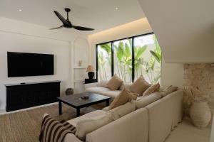 New 3-Bedroom Glass-Side Pool Nyang Nyang