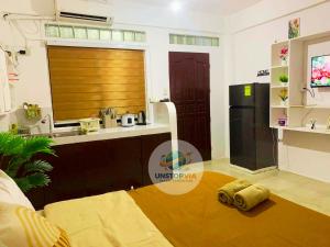 Budget Room Apartment Near the Beach
